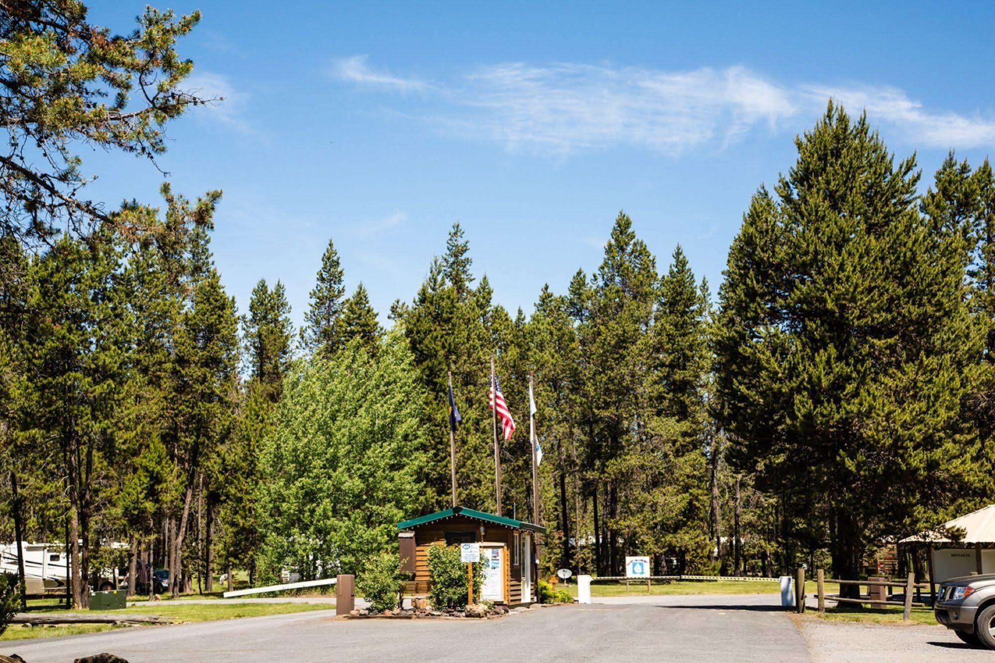 Bend-Sunriver Rv Campground Three Rivers Exterior photo